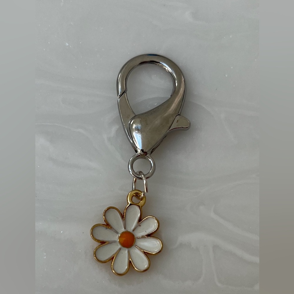 🌼Daisy dog collar charm